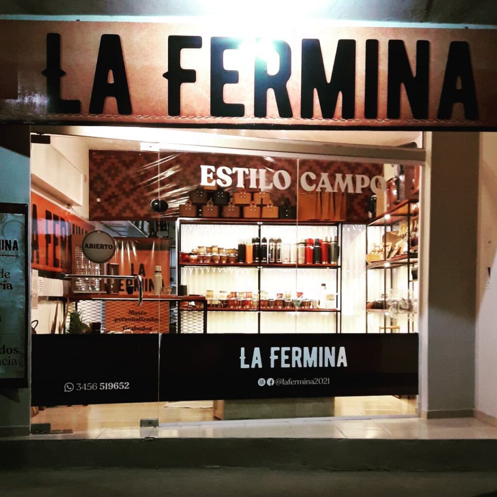 https://laferminaestilocampo.com/wp-content/uploads/2022/12/FRENTE-DE-LA-FERMINA-1-1024x1024.jpg